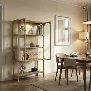 Vetrina Klippestad Credenza Alta a 2 Ante in Vetro e Ripiano Aperto 160 x 80 x 35 cm - Color Cammello [en.casa]