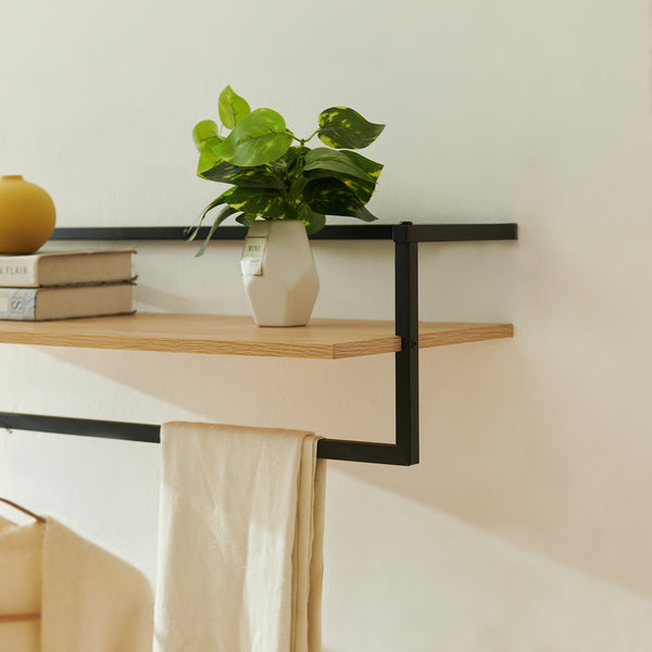 Barra Appendiabiti da Muro Evje con Piano di Appoggio 80 x 30 x 20 cm Effetto Legno / Nero [en.casa] 