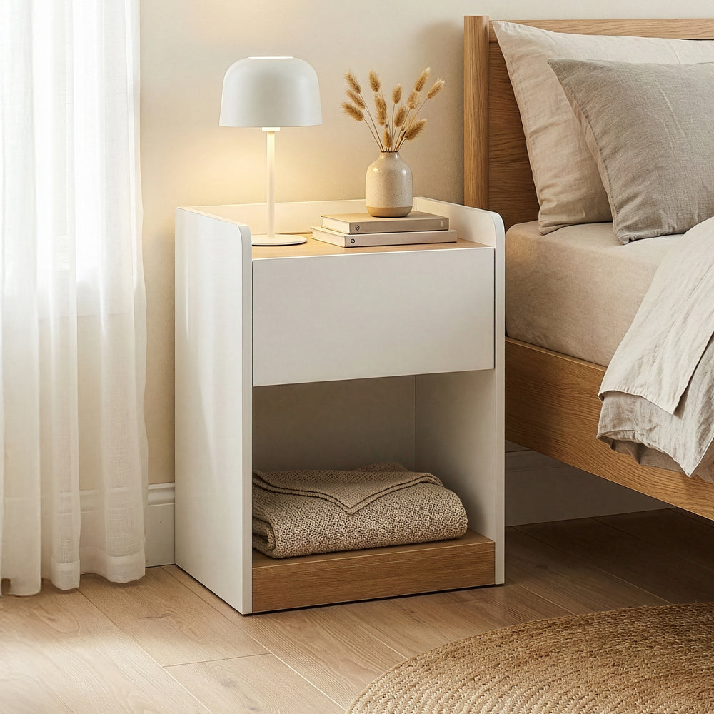Table de chevet Kuorshare 55 x 42 x 37 cm blanc effet chêne [en.casa]