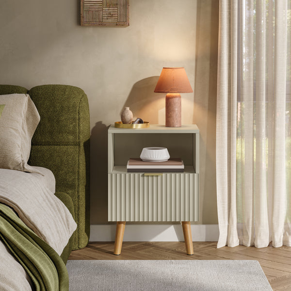 Comodino con Cassetto e Vano Aperto in Set o Singolare [en.casa] 