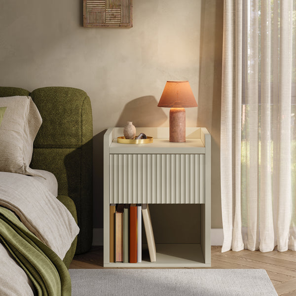 Comodino Nand con Cassetto e Vano Aperto 55x49x39 [en.casa] 