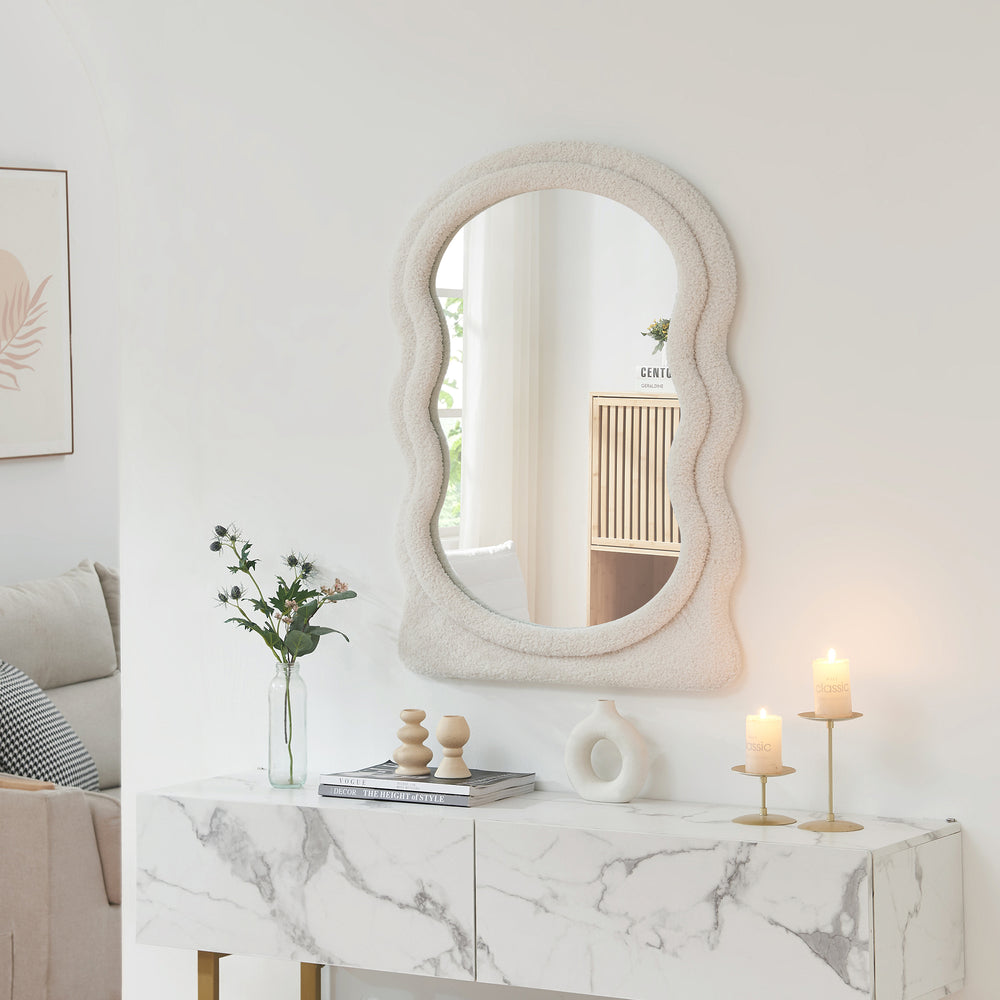 Specchio da parete Brummen con tessuto teddy - cornice 80x60 cm bianco [en.casa] - premiumXL